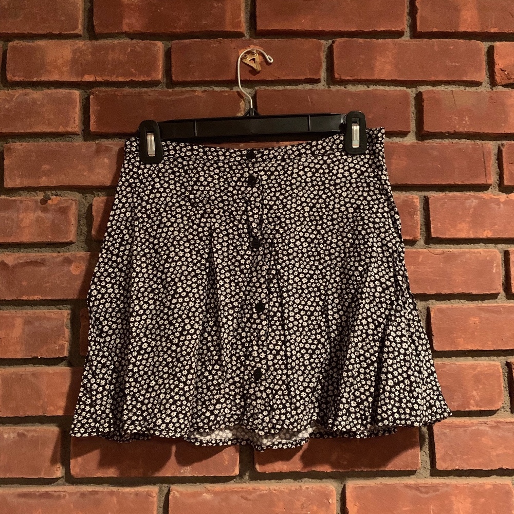 H&M Black and White Flowy Flower Skirt